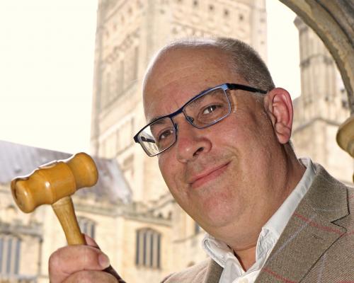 Antiques expert Tim Blyth from Keys Auctioneers and Valuers sm