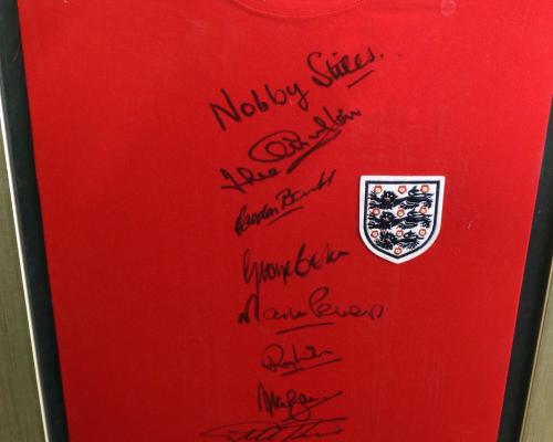 England 1966 World Cup shirt signed by leading players