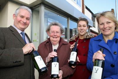 Arnolds Keys Hoveton wine presentation