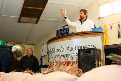 Auctioneer David Gould on the rostrum at the Keys Christmas poultry sale 2018 sm