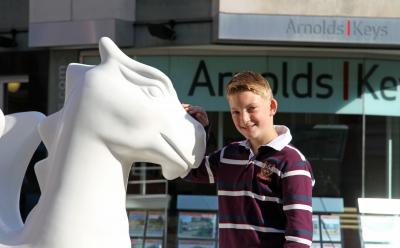 Kieron Williamson with the Arnolds Keys dragon