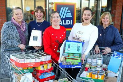 Lovewell Blake Aldi GY Open Christmas donation December 2018 sm