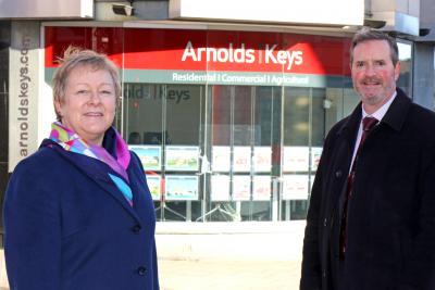 New residential valuation manager Tim Wicks is welcomed to Arnolds Keys by partner Jan Hytch sm