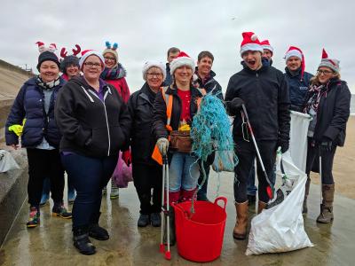 Victory staff cleaning Walcott Beach sm